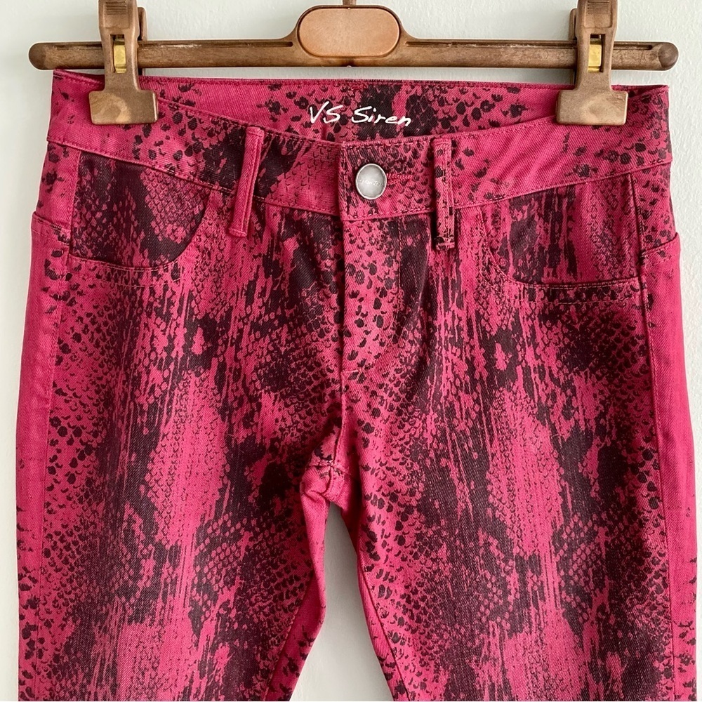 Victoria’s Secret Red Snakeprint Jeans Size 4 - Picture 2 of 7
